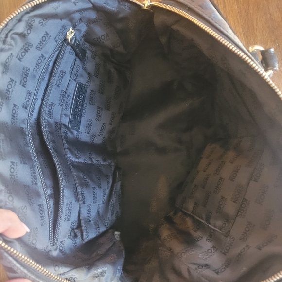 Michael kors sachel bag not brand new but loved - Picture 3 of 4